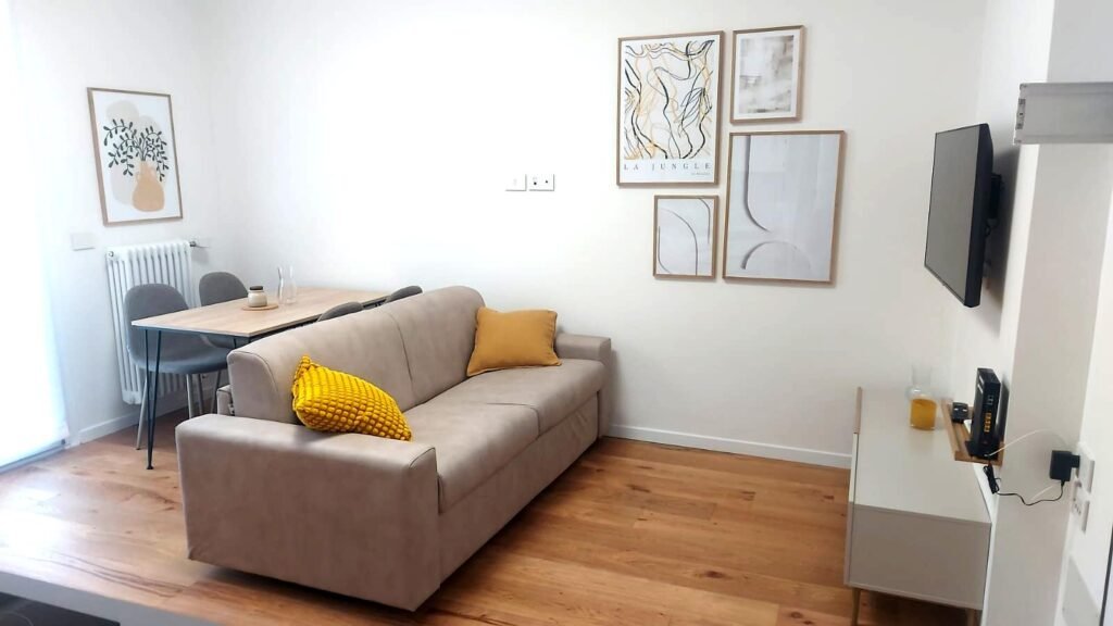 QUEEN HOME SILVIA BOLOGNA